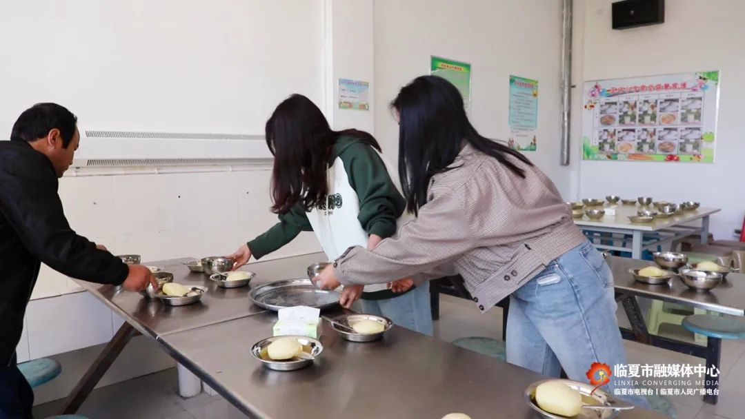 中小学营养菜谱_小学营养餐就餐制度_中小学营养餐食谱