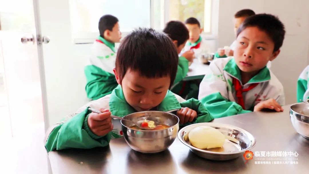 中小学营养餐食谱_中小学营养菜谱_小学营养餐就餐制度